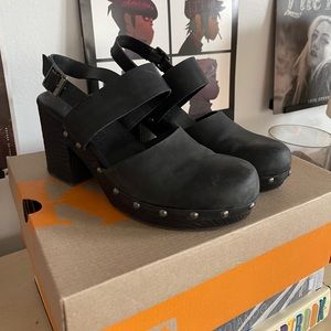 Kork Ease Leather Clog